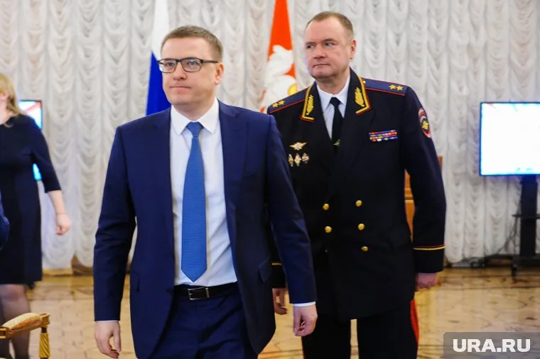 Алексей Текслер (слева) облегчил работу сотрудникам генерала Андрея Сергеева (справа)