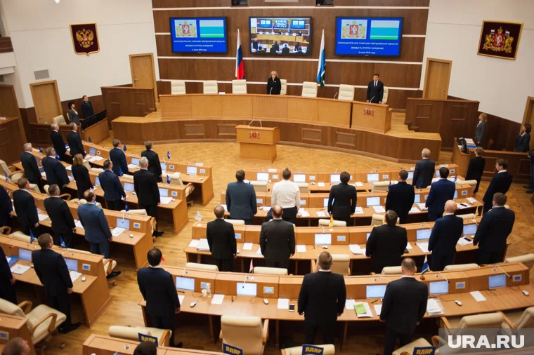 депутаты свердловского заксобрания и городской думы Кировграда выразили свои соболезнования