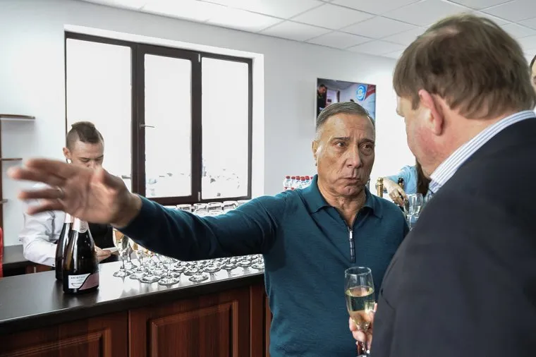 Открытие бесплатного теннисного корта «Жемчужина». Челябинск