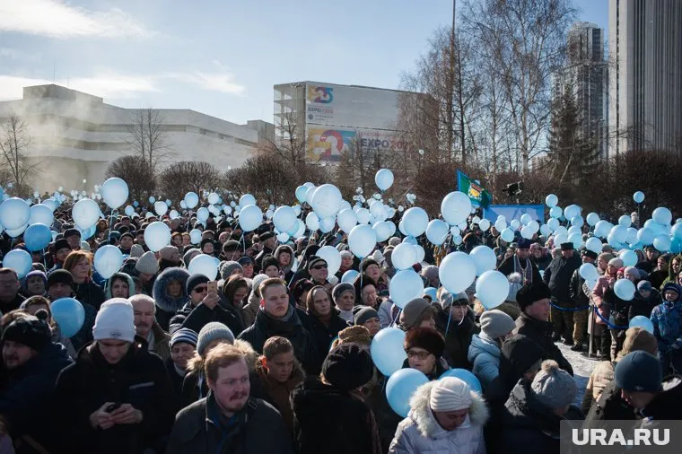 В поддержку храма пришли несколько тысяч человек