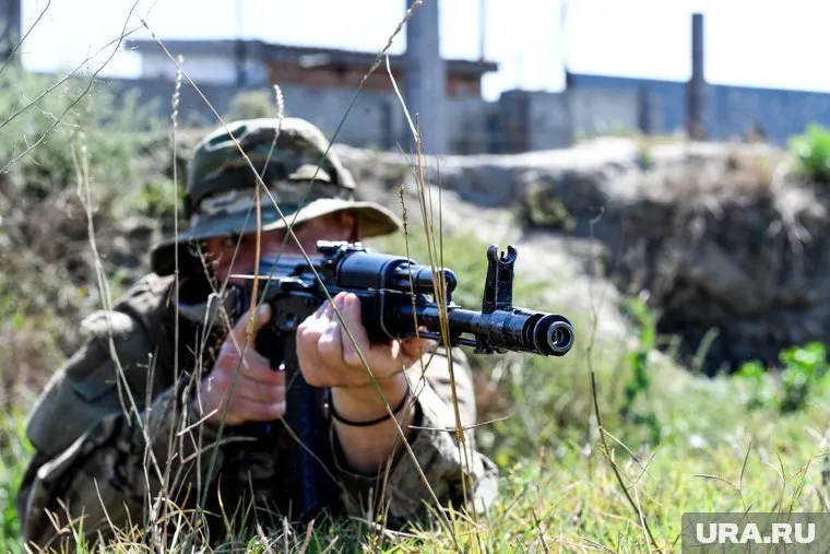 Боец из Кургана нашел в окопе заминированные тела убитых националистов «Азова»