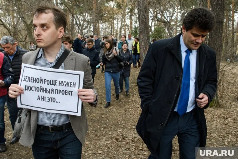 Владимир Злоказов (слева) запомнился жителям Екатеринбурга как автор транспортной реформы и защитник парка Зеленая роща