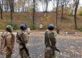 Челябинским студентам дали в руки автоматы
