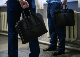 Суд обязал предприятие в Муравленко выплатить работнику 176 тысяч рублей