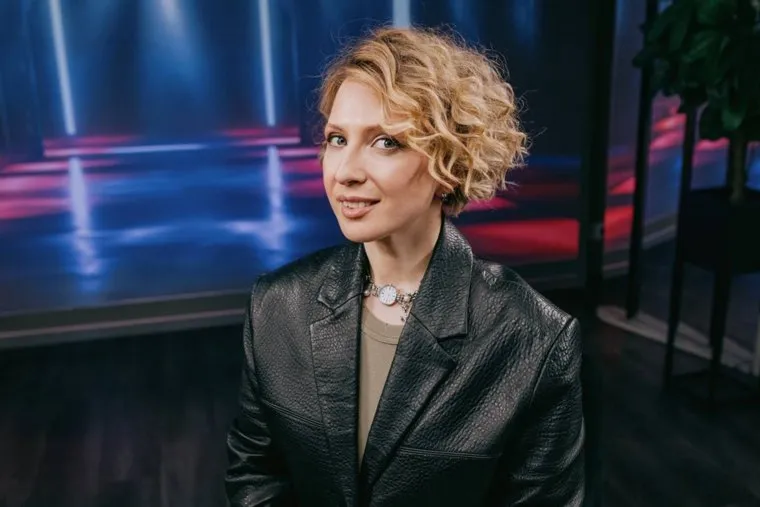 Яна призвала не сравнивать два конкурса