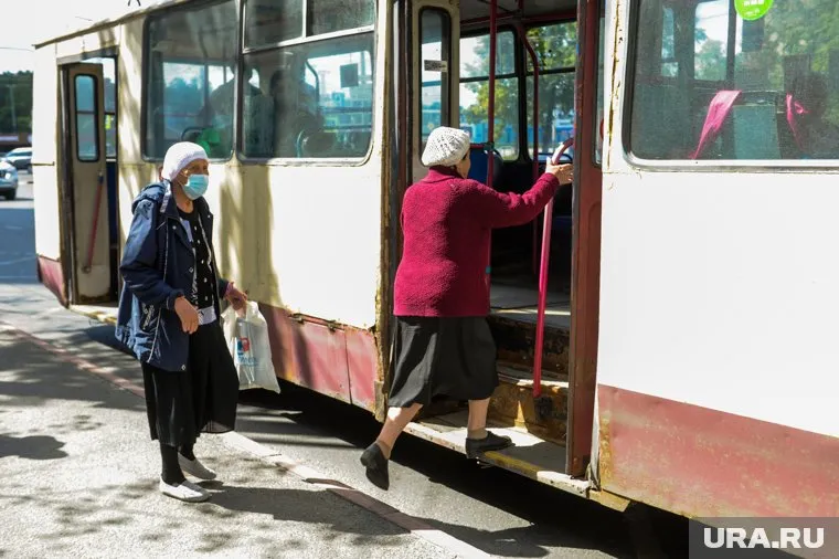 Пожилые люди могут воспользоваться льготами на проезд в общественном транспорте