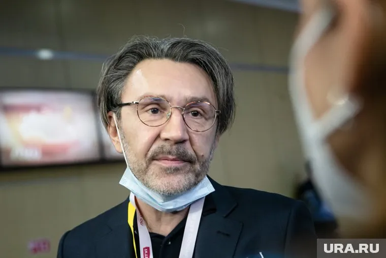 Сергей Шнуров заявил, что вакцина еще недостаточно исследована