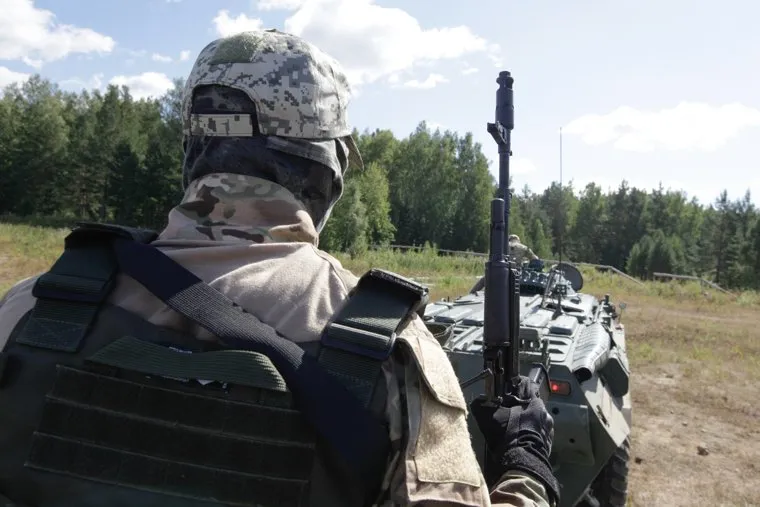 Тренировка добровольцев перед отправкой в Украину. Свердловская область