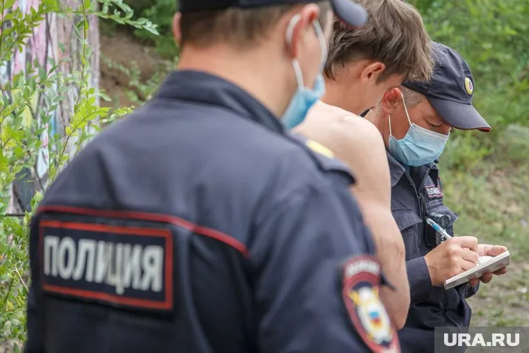 Полицейские провели беседу с родителями школьниц