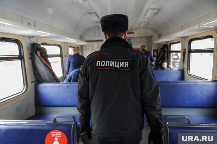 Силовики ищут беглецов в Свердловской области