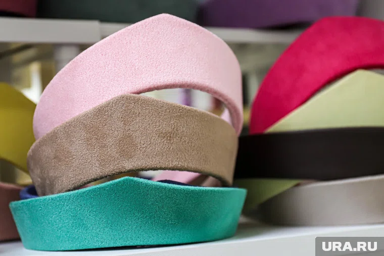 В основном кокошники делают мастера на дому