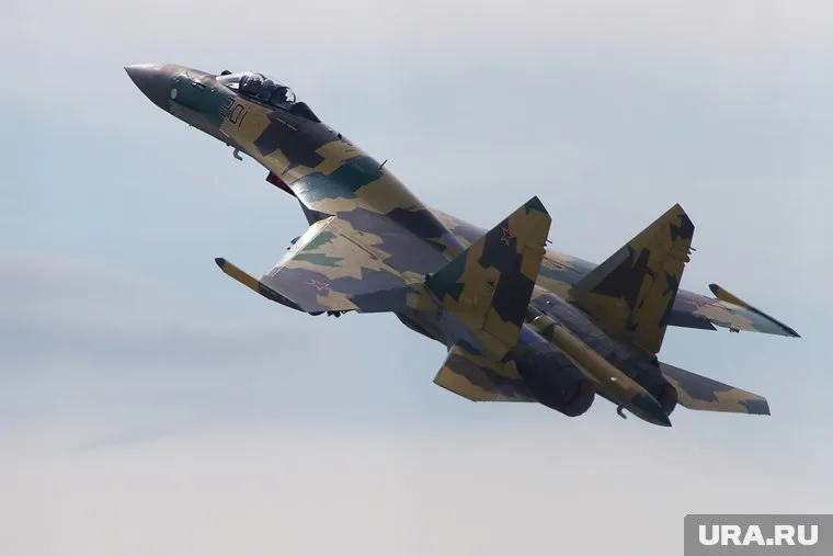 Су-35 трижды перехватил американский Boeing P-8A Poseidon