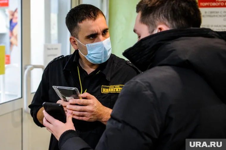 QR-код хотят выдавать непривитым гражданам на полгода