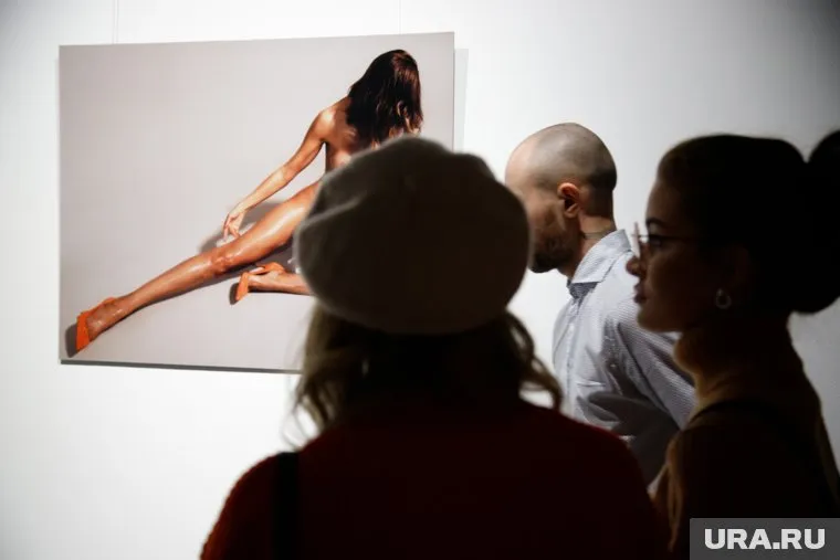 На аукцион выставят работы московского художника Алексея Сергеева, послужившие декорациями для спектакля Константина Богомолова