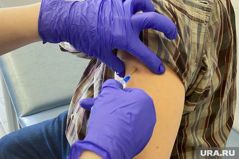 Прививки бесплатно ставят в медучреждениях