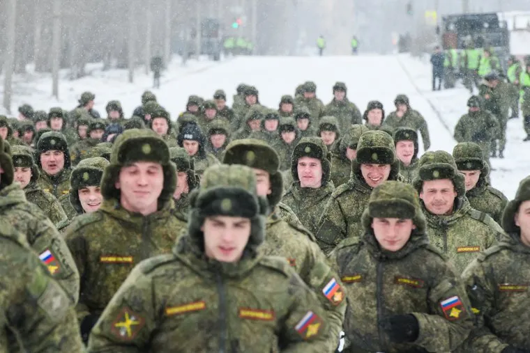 Репетиция парада на 2-ой Новосибирской. Екатеринбург