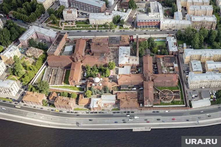 Начальная цена лота составляет 1,052 миллиардов рублей