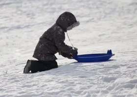 Мальчик, которого выгуливали босиком в Екатеринбурге, боялся умереть от холода