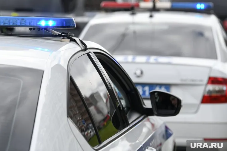 За жизнь пострадавшего сотрудника полиции борются медики