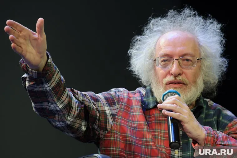 Агент спецслужб внедрился в ближайшее окружение Алексея Навального, считает Алексей Венедиктов