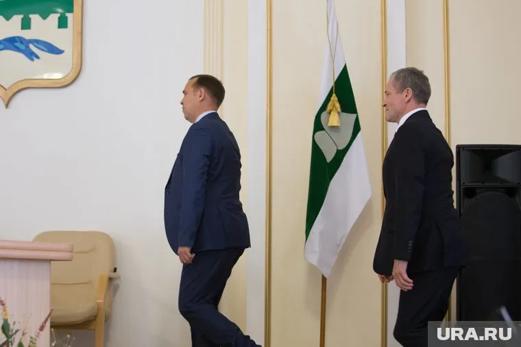 На посту губернатора Вадим Шумков (слева) сменил Алексея Кокорина