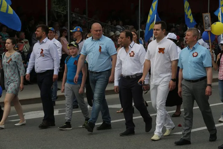 парад 9 мая . Тюмень