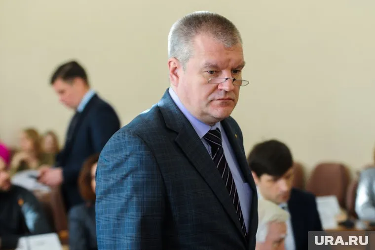 Валерий Смирнов сдал пост главы аппарата мэрии Челябинска Ирине Волковинской