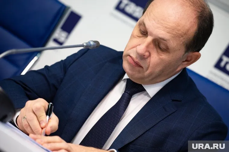 Михаила Волкова хотел сместить профильный замгубернатора, хотя они — выходцы из одной команды