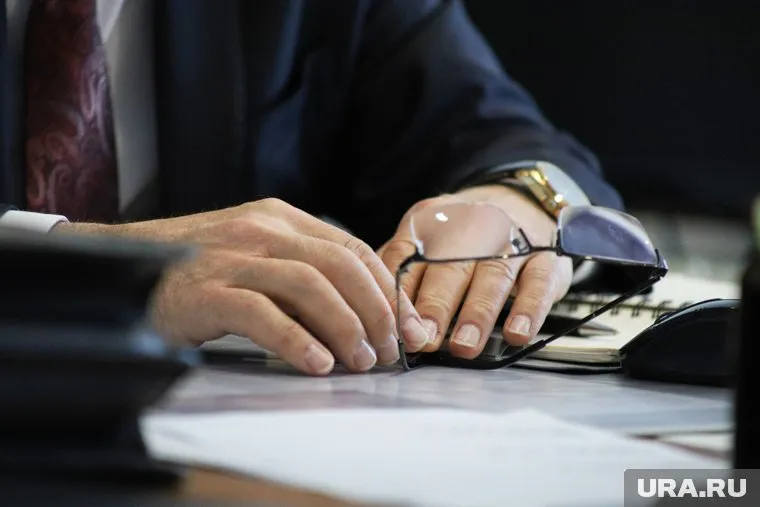 Директору школы искусств готовы платить до 300 тысяч рублей