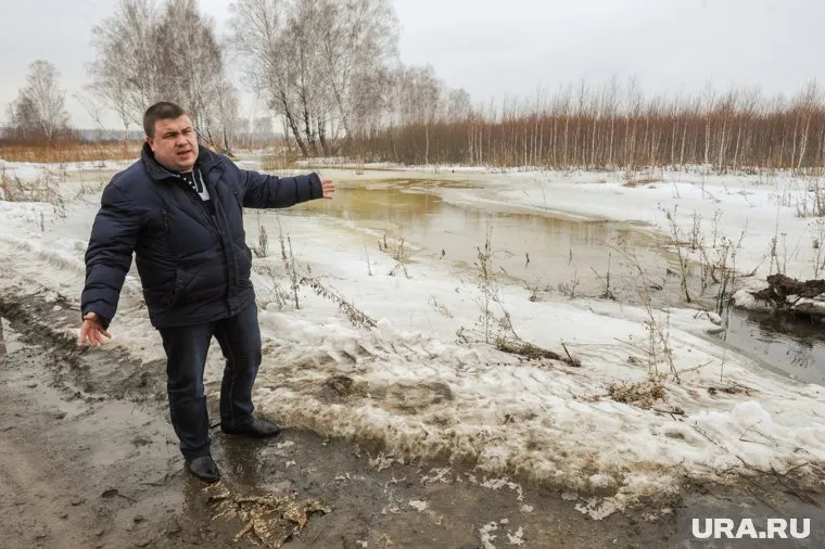 Пыхно показал затопленные фекалиями поля в нескольких километрах от Челябинска