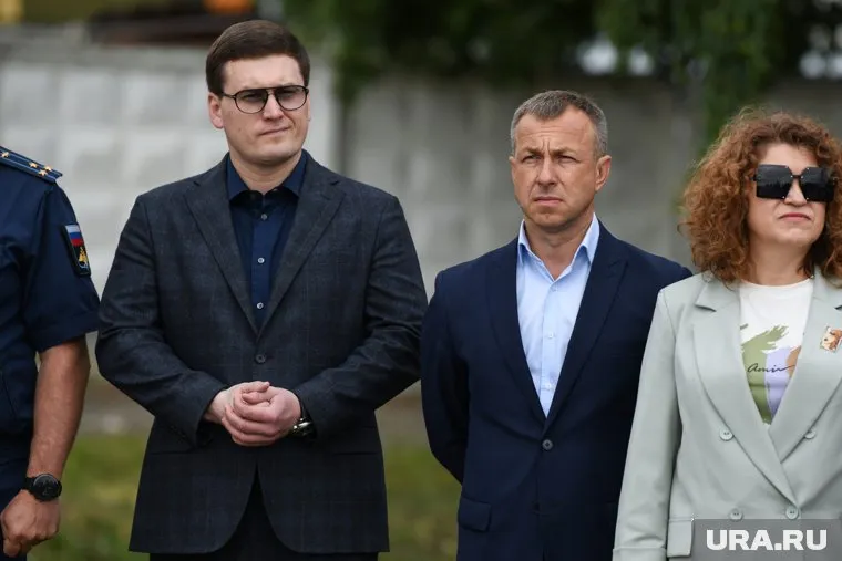 Сергей Павленко (справа) отдал органам госбезопасности 20 лет