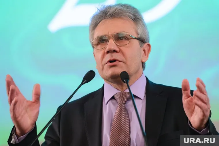 Александр Сергеев обеспокоен вопросом, который связан с финансовой поддержкой студентов