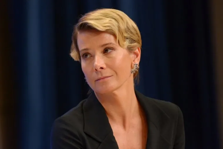 Юлия Высоцкая — автор кулинарных бестселлеров, она выпустила множество книг, общий тираж которых перевалил за полтора миллиона экземпляров