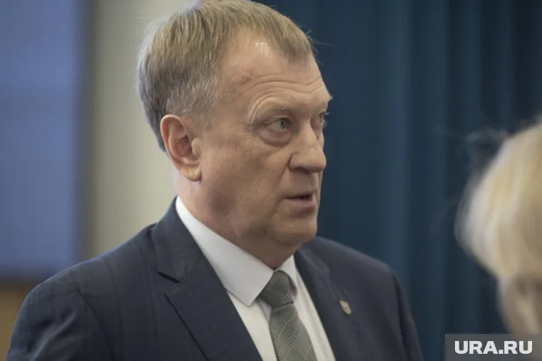 Депутаты приняли досрочную отставку Константина Лызова