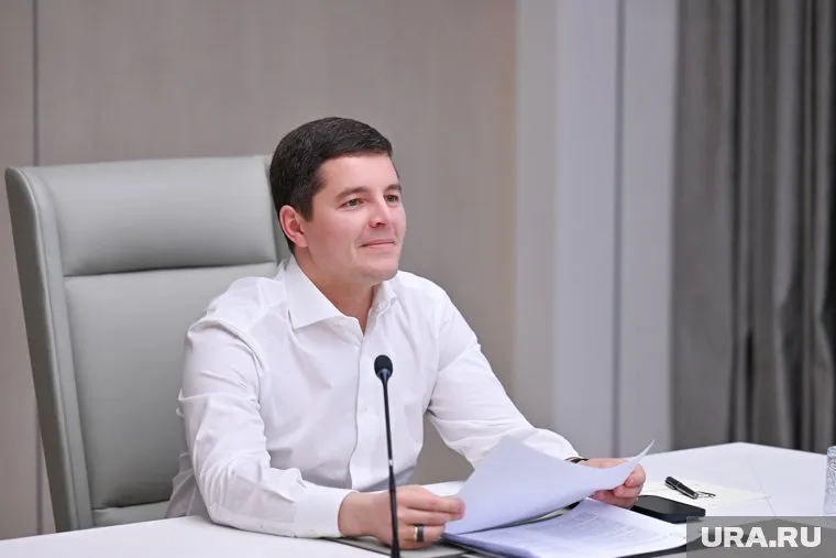 Дмитрий Артюхов заслушал доклад Ивана Сакала об успехах Приуральского района