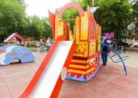 Жители города ЯНАО требуют от мэрии новые детские площадки