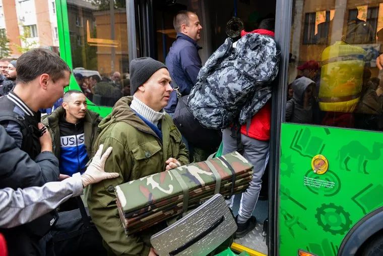 Отправка на службу мобилизованных Калининского и Курчатовского районов Челябинска. Челябинск