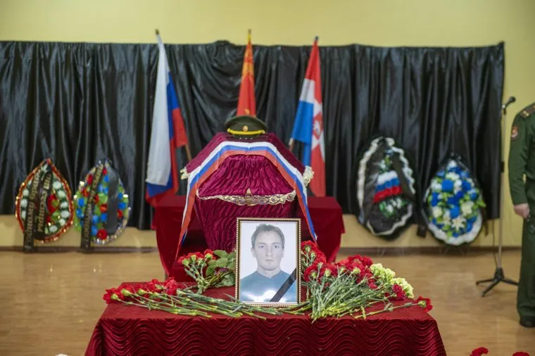 Прощание с погибшим в ЛНР контрактником Арсением Бессоновым. Пермь