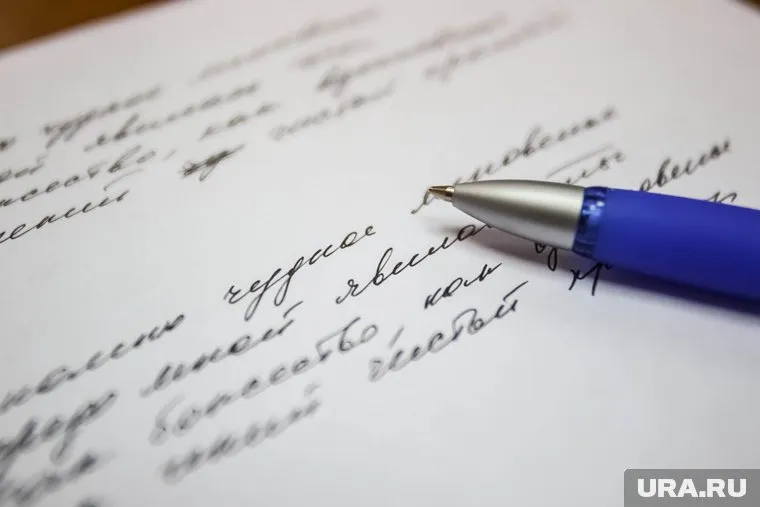 В записных книжках, найденных в домике на перевале Дятлова, содержатся стихи умершего туриста-отшельника