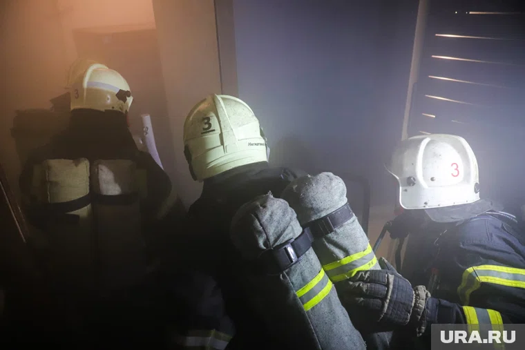 На месте ЧП продолжают работать оперативные службы