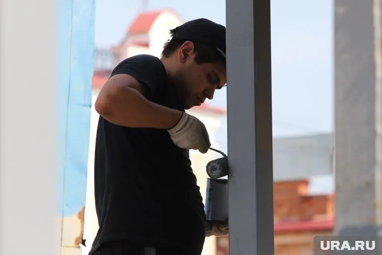 За вахту маляру готовы заплатить 338 тысяч рублей