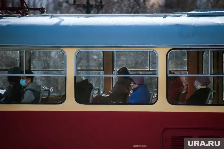 Никто из очевидцев, находящихся в трамвае, не вызвал полицию