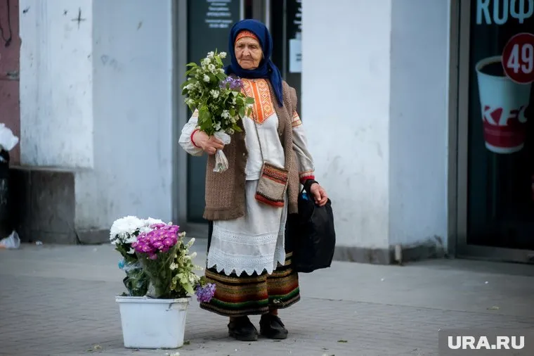 Дыра в пенсионной системе продолжает увеличиваться, заявляют экономисты