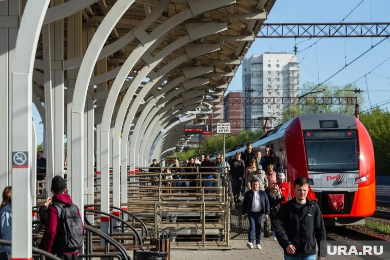 В Свердловской области продолжают реализацию проектов наземного метро в Екатеринбурге и «Сухой порт»
