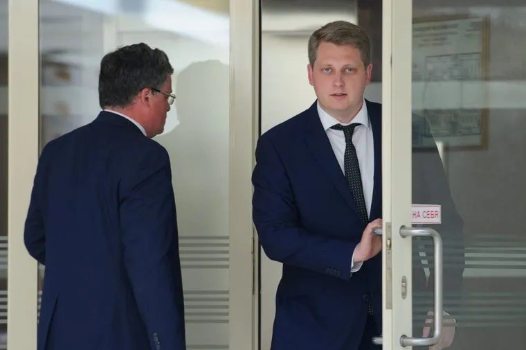 Заседание законодательного собрания Свердловской области перед уходом на летние каникулы. Екатеринбург, ивачев александр