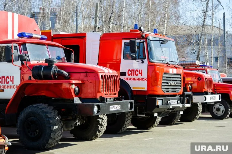 В смотре приняли участие 50 человек и более 35 единиц техники