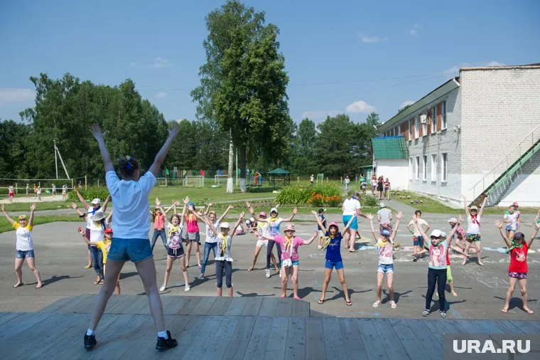 Ямальские дети в летних лагерях будут под присмотром молодых вожатых