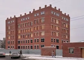 Школа и патриотический центр: что было в Кургане на месте новостройки, где чиновники раскупают жилье