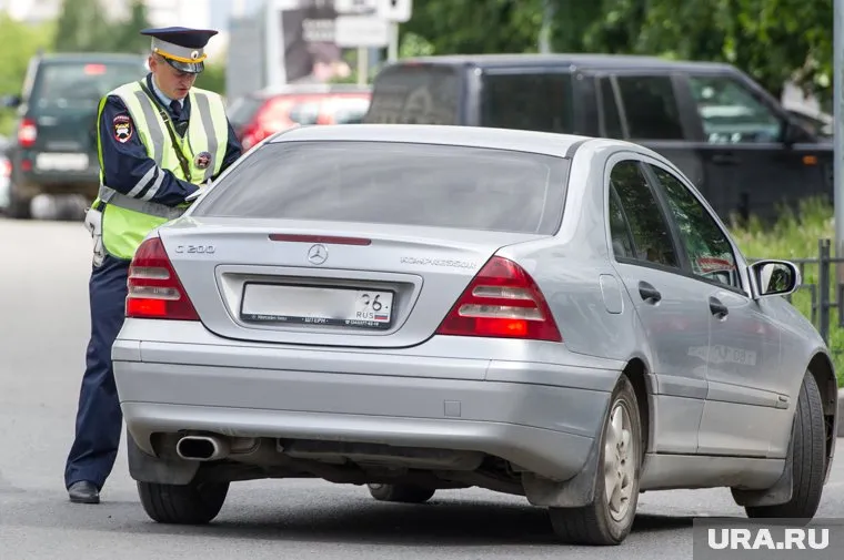 За отсутствие автомобильной страховки автовладельцы заплатят пять тысяч рублей