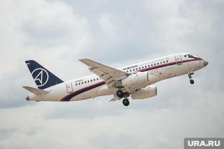 В результате падения Superjet пострадали черные ящики, сообщил источник